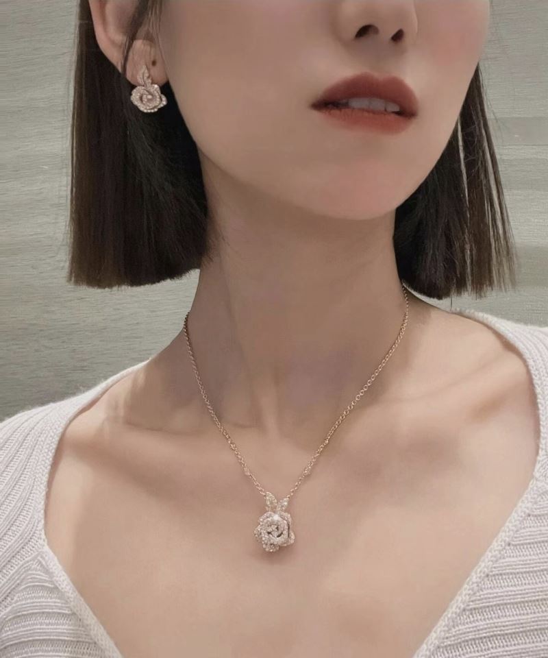 chr1st1an D10r necklaces